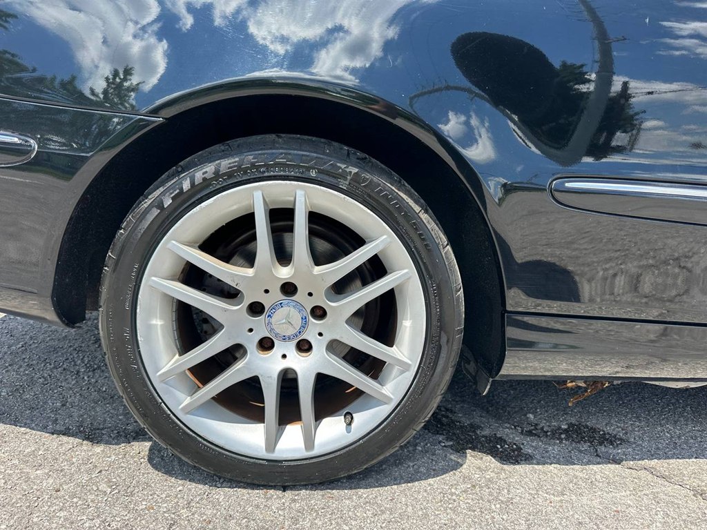 Photo 12 of this MERCEDES-BENZ CLK