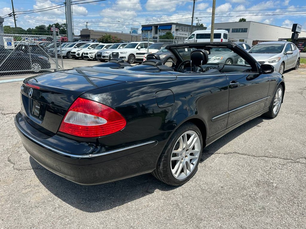 Photo 30 of this MERCEDES-BENZ CLK
