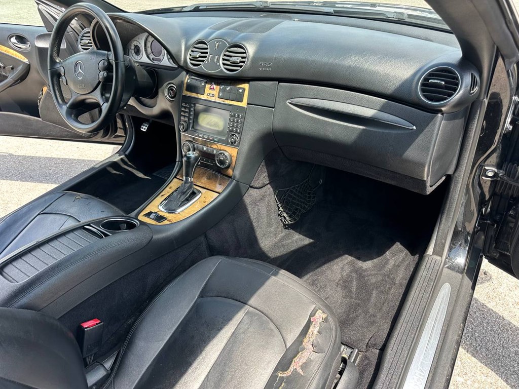 Photo 23 of this MERCEDES-BENZ CLK