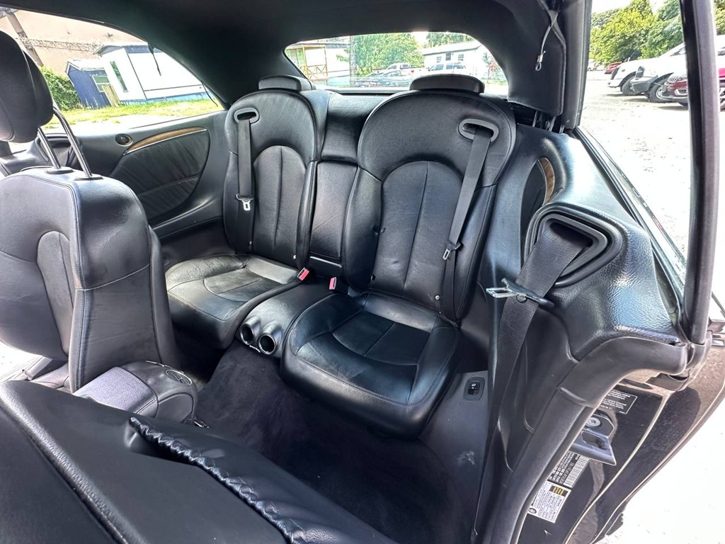 Photo 22 of this MERCEDES-BENZ CLK