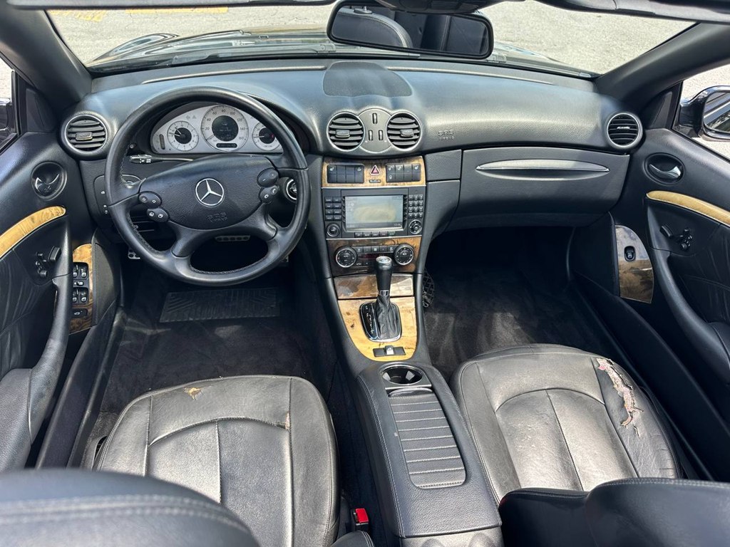Photo 32 of this MERCEDES-BENZ CLK