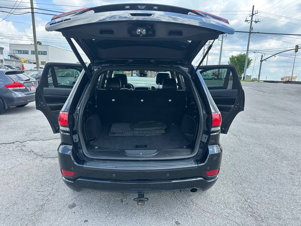 Photo 13 of this JEEP GRAND CHEROKEE