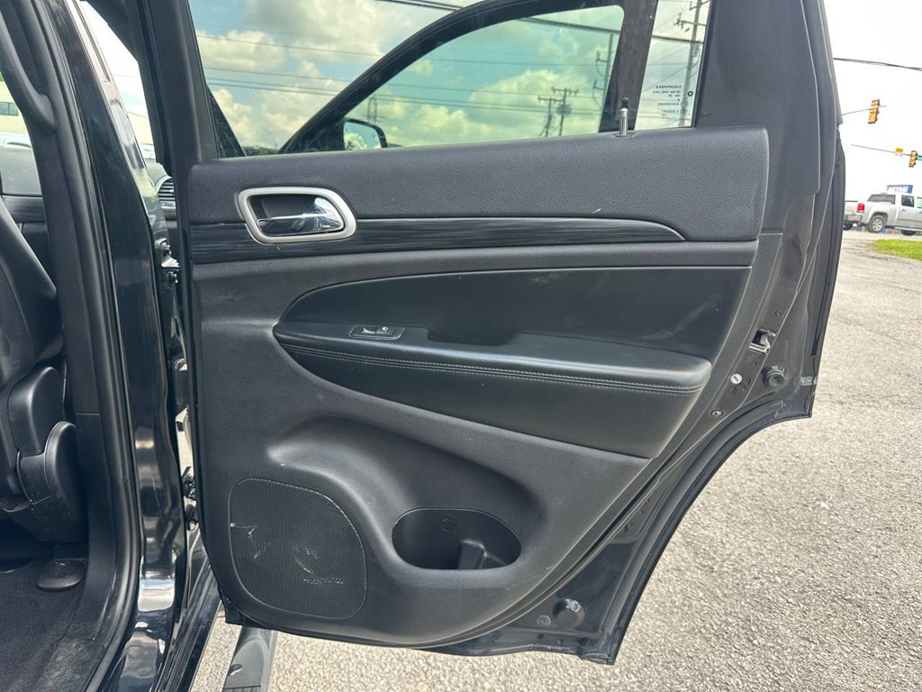 Photo 23 of this JEEP GRAND CHEROKEE
