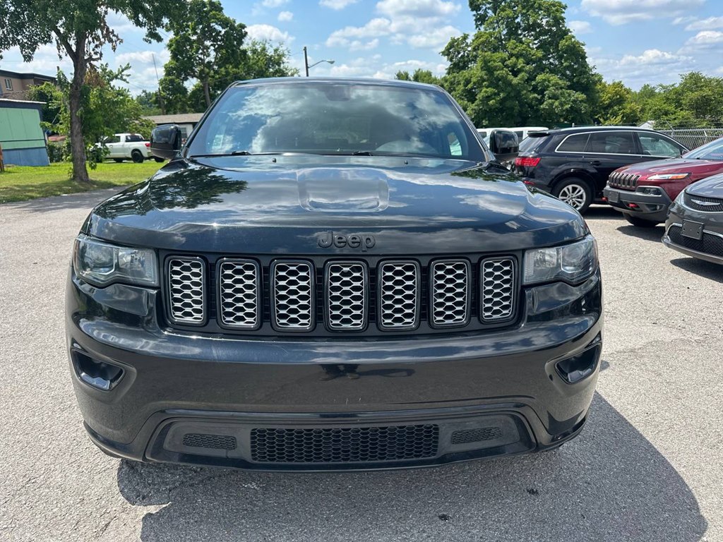 Photo 3 of this JEEP GRAND CHEROKEE