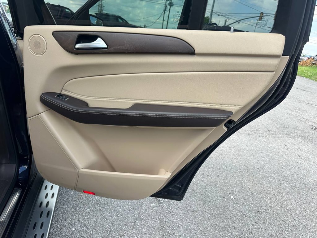 Photo 26 of this MERCEDES-BENZ GLS