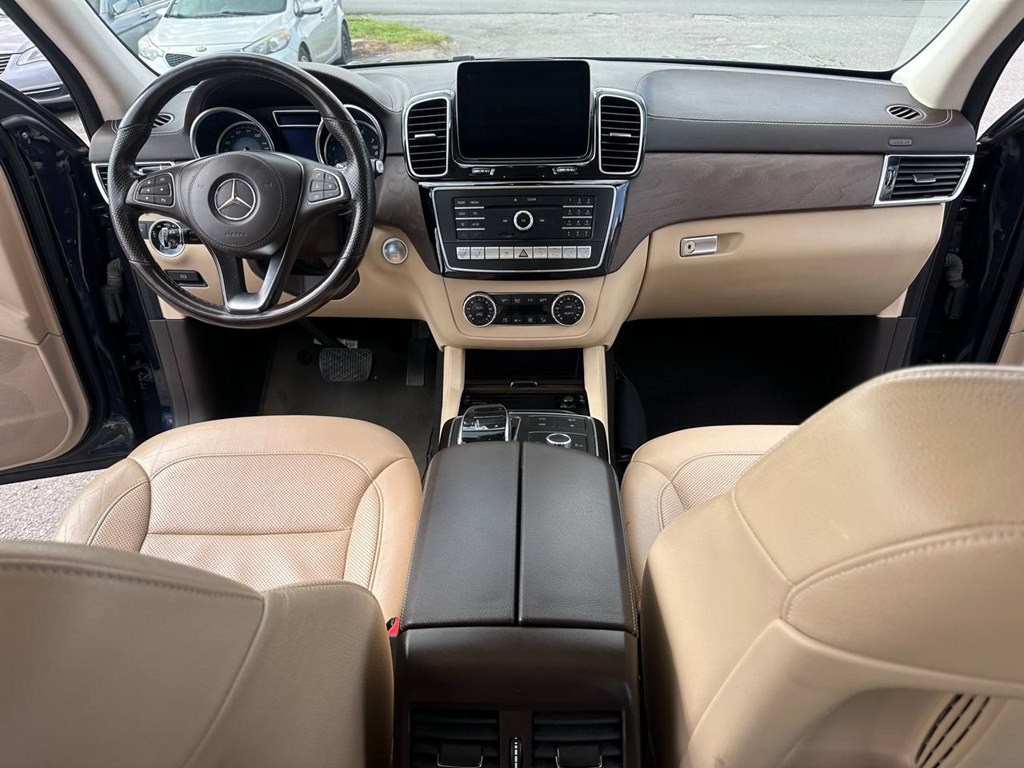 Photo 22 of this MERCEDES-BENZ GLS