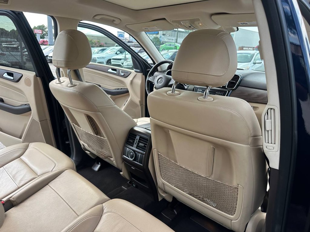 Photo 24 of this MERCEDES-BENZ GLS