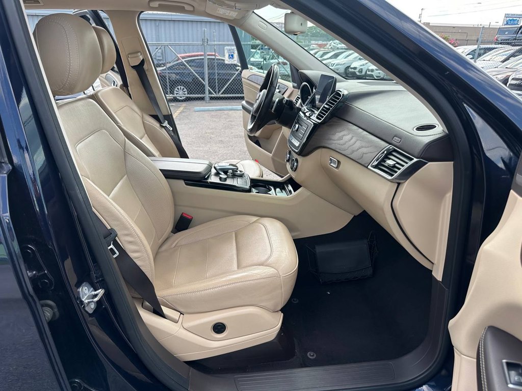 Photo 27 of this MERCEDES-BENZ GLS