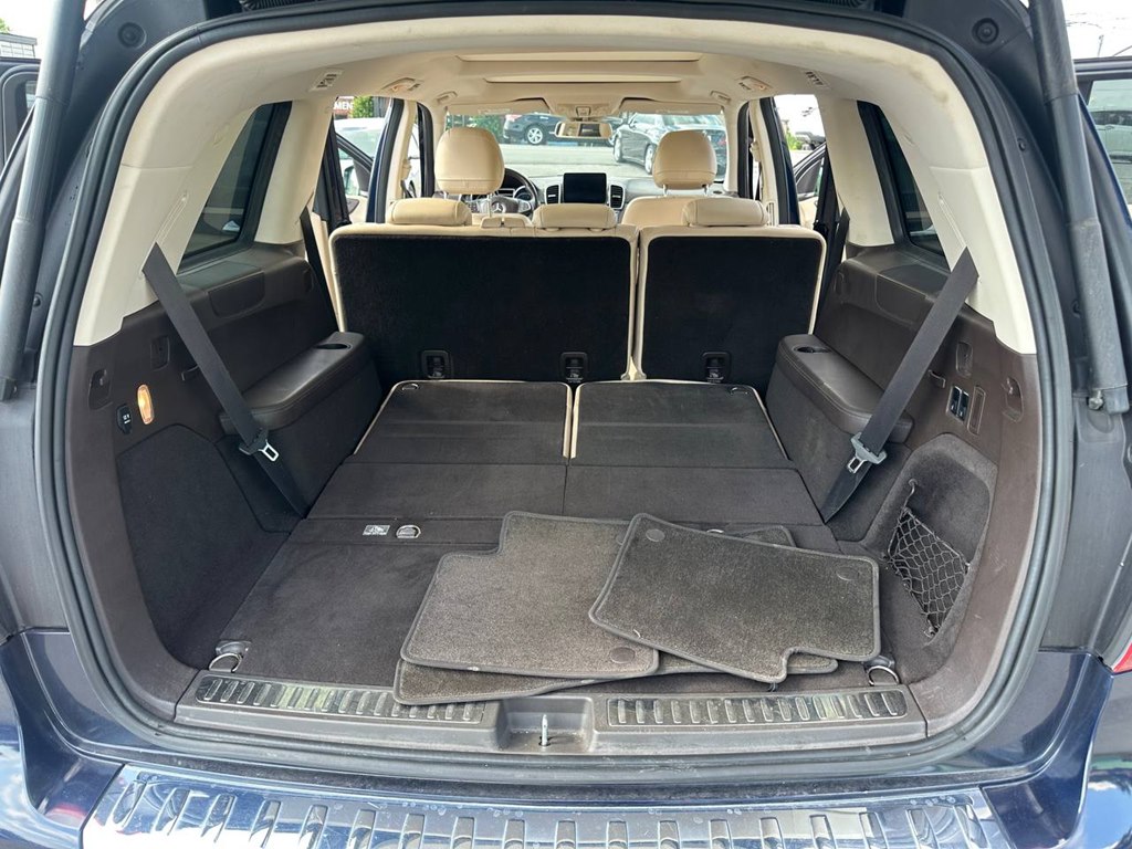 Photo 12 of this MERCEDES-BENZ GLS