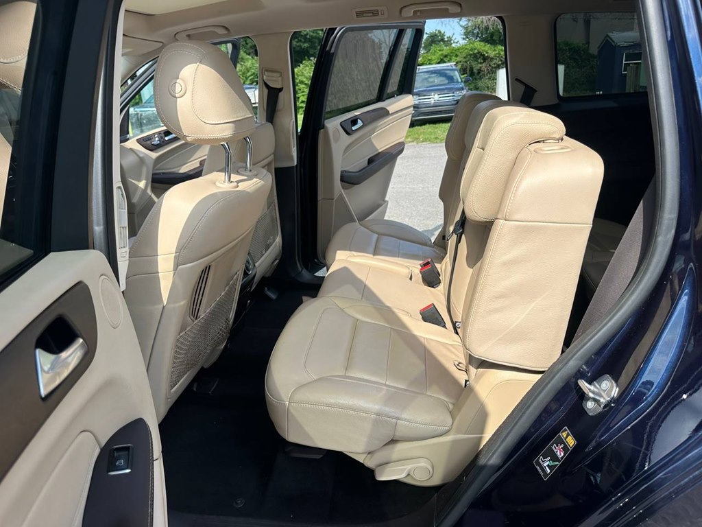 Photo 18 of this MERCEDES-BENZ GLS