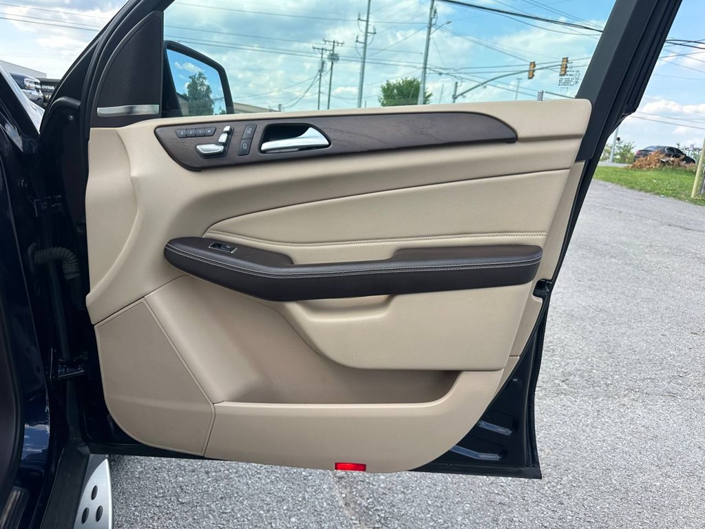 Photo 29 of this MERCEDES-BENZ GLS
