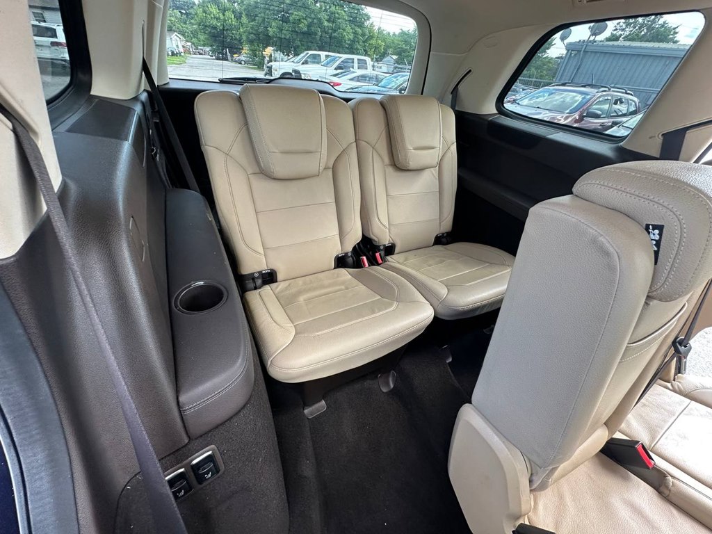Photo 25 of this MERCEDES-BENZ GLS