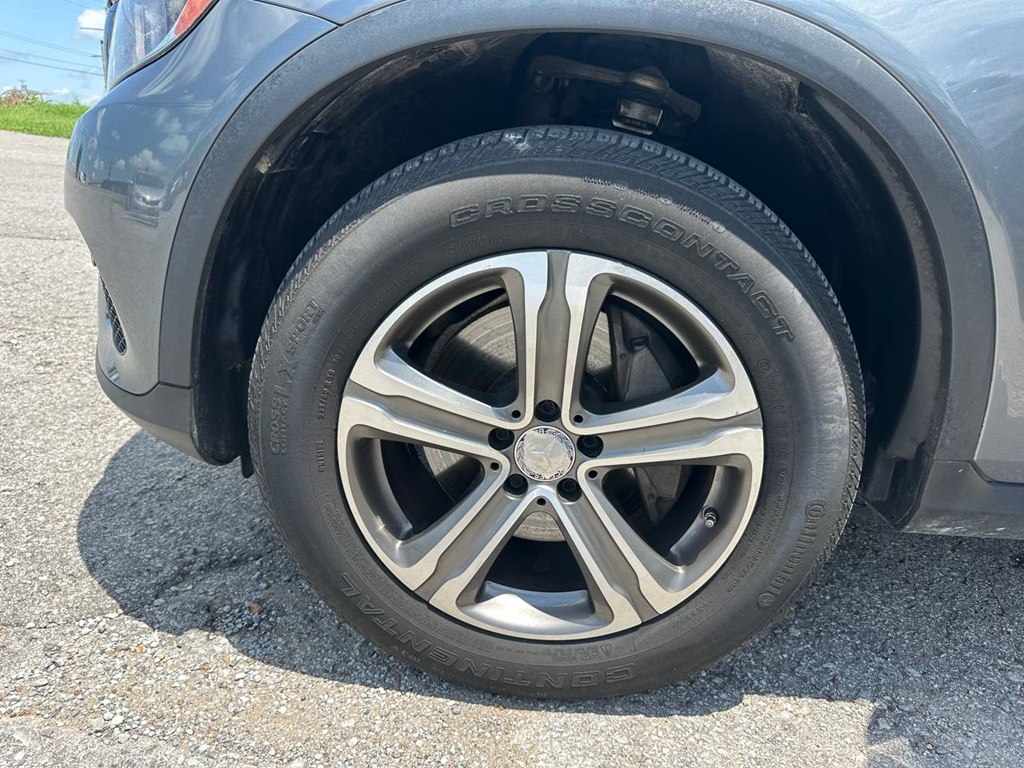 Photo 27 of this MERCEDES-BENZ GLC