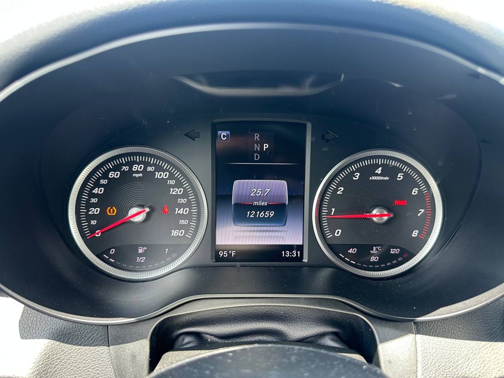 Photo 31 of this MERCEDES-BENZ GLC