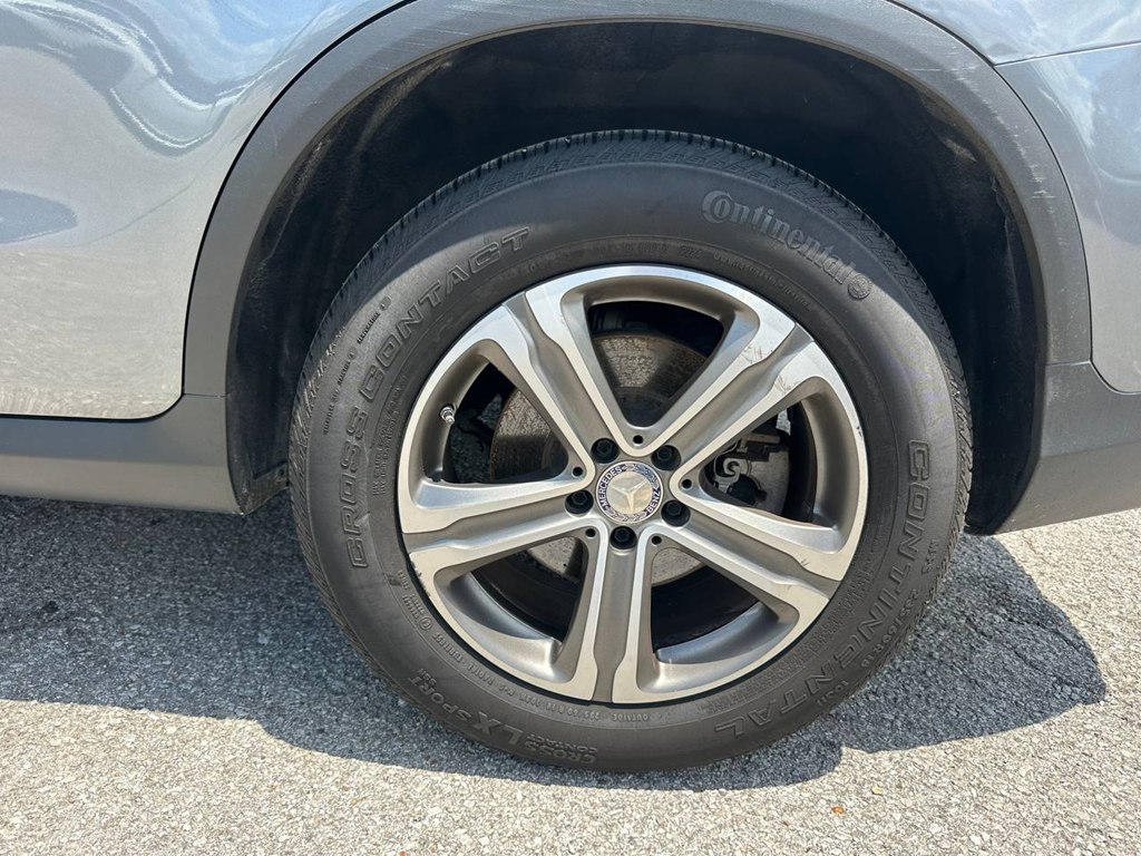 Photo 29 of this MERCEDES-BENZ GLC