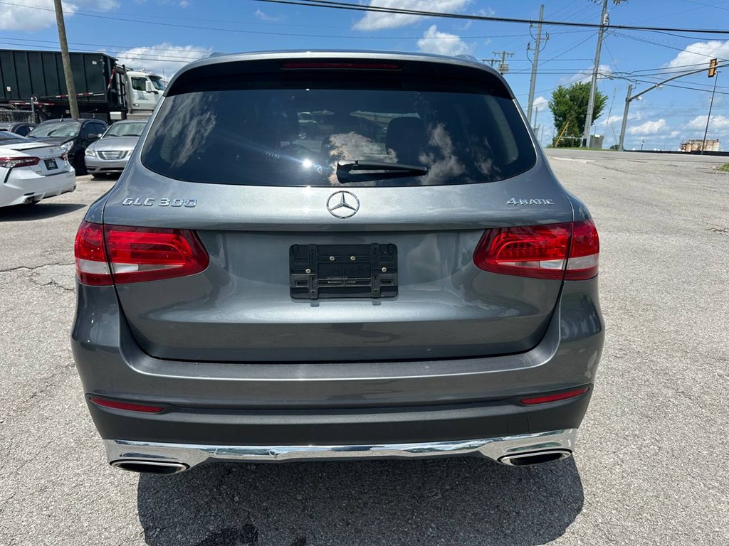Photo 7 of this MERCEDES-BENZ GLC