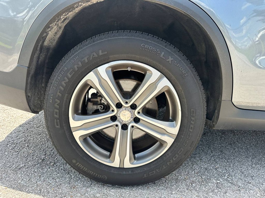 Photo 28 of this MERCEDES-BENZ GLC