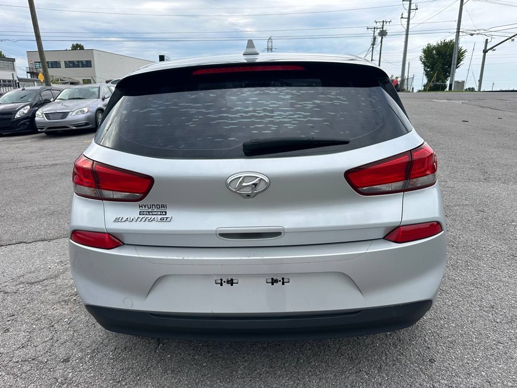 Photo 6 of this HYUNDAI ELANTRA GT