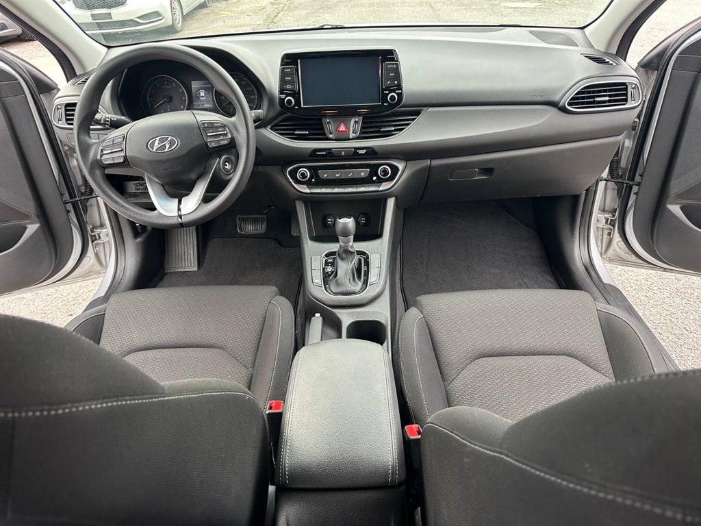Photo 20 of this HYUNDAI ELANTRA GT