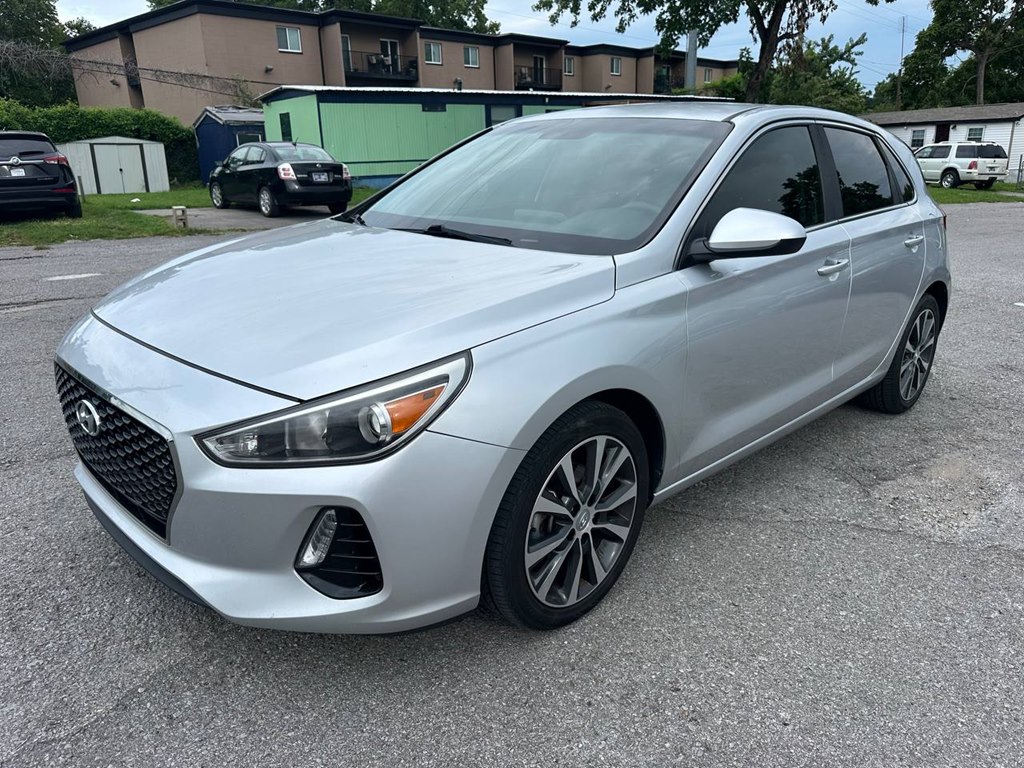 Photo 3 of this HYUNDAI ELANTRA GT