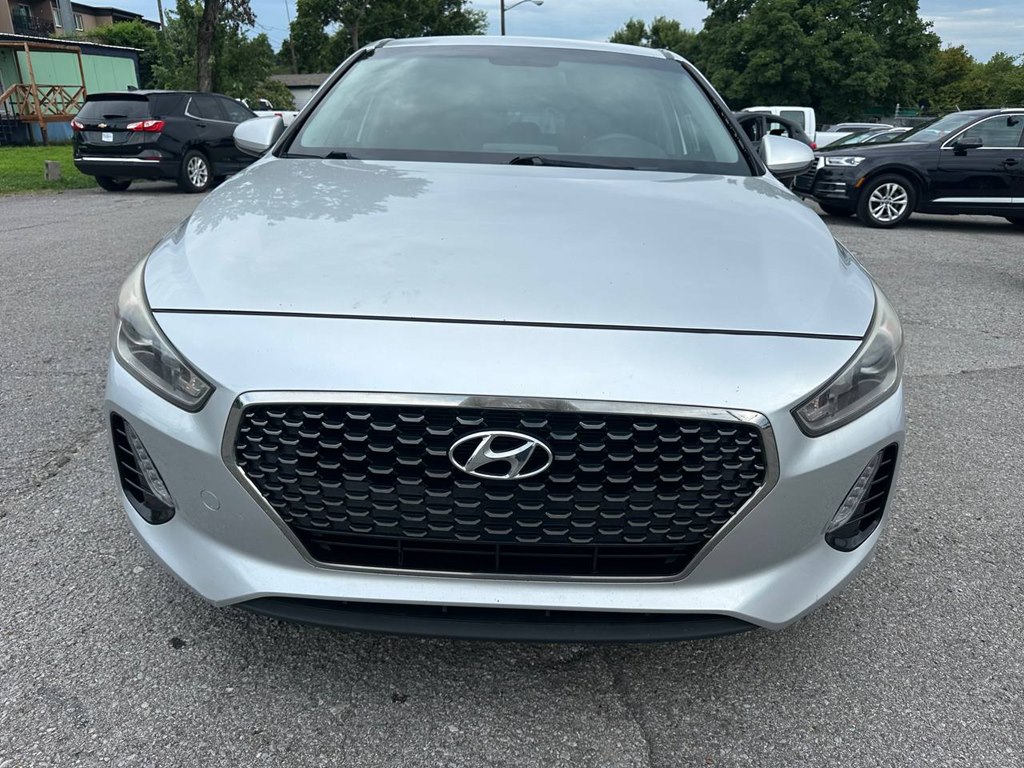 Photo 2 of this HYUNDAI ELANTRA GT