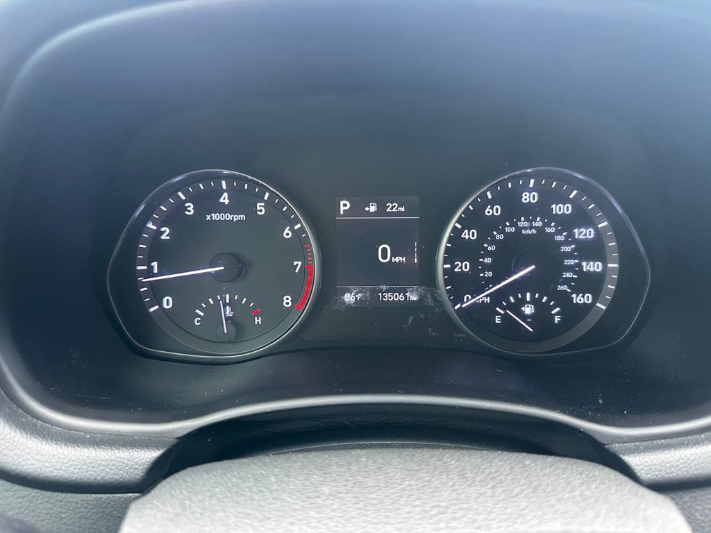 Photo 31 of this HYUNDAI ELANTRA GT