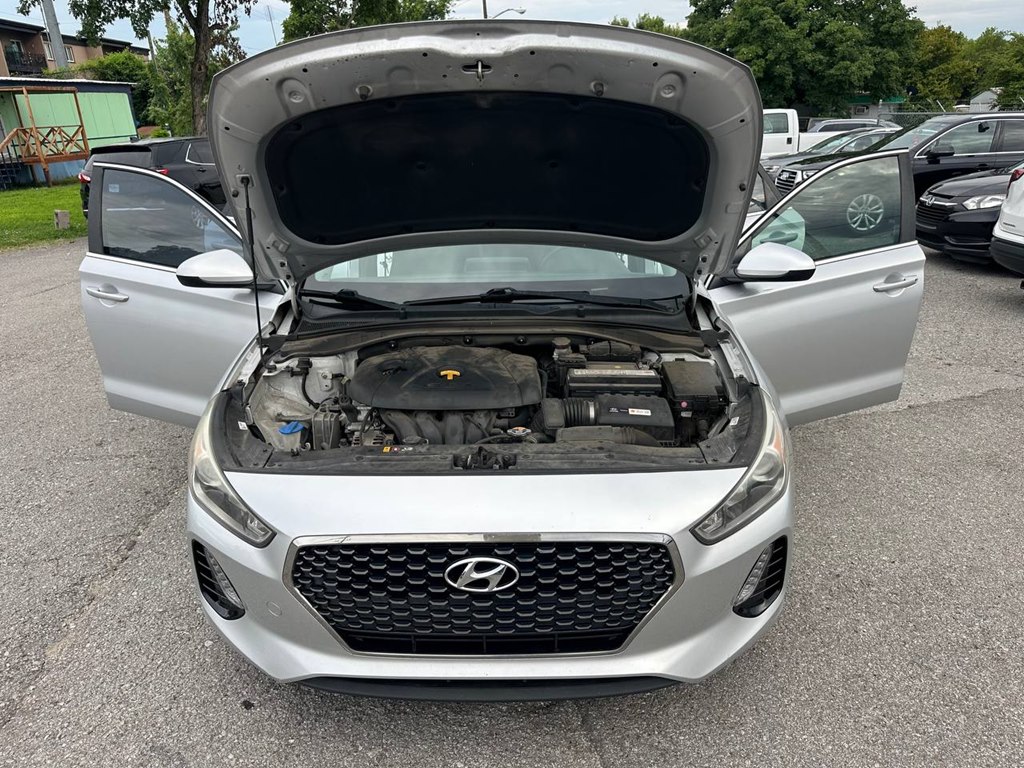 Photo 10 of this HYUNDAI ELANTRA GT
