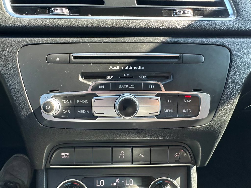 Photo 18 of this AUDI Q3