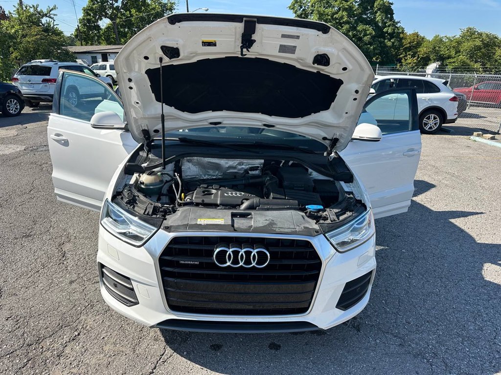Photo 19 of this AUDI Q3
