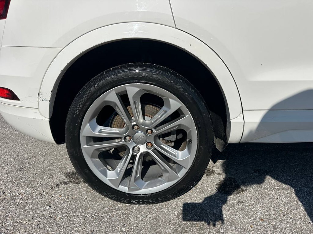 Photo 15 of this AUDI Q3