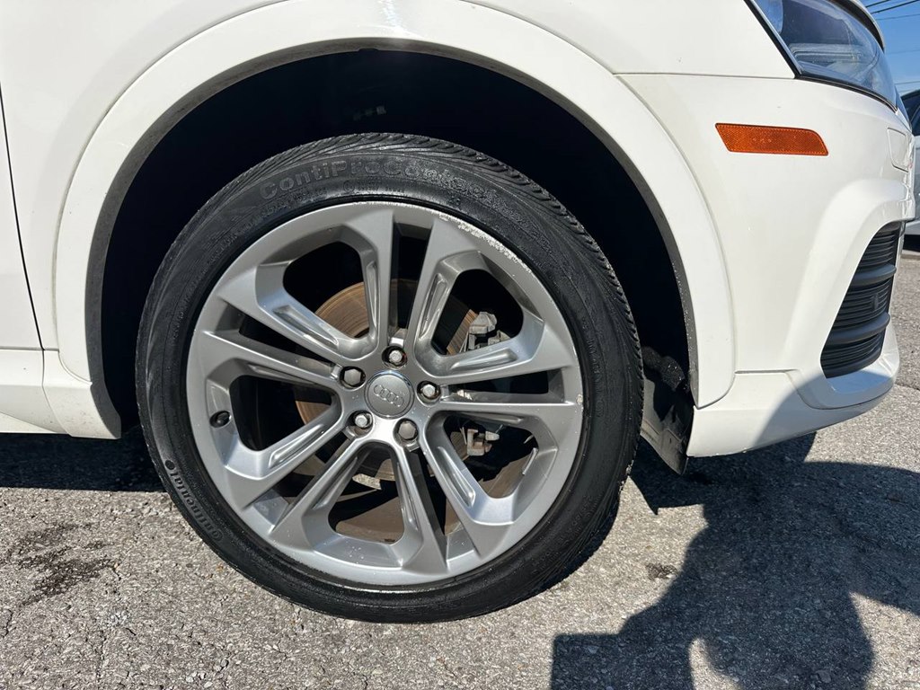 Photo 8 of this AUDI Q3