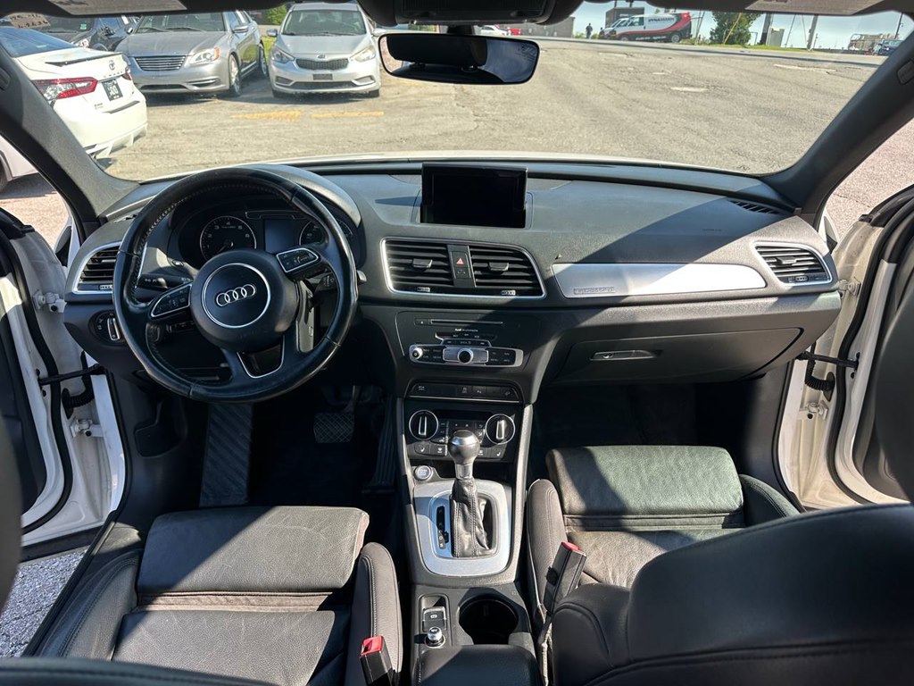 Photo 30 of this AUDI Q3