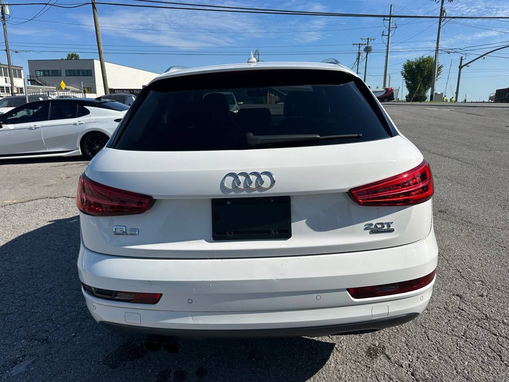 Photo 17 of this AUDI Q3