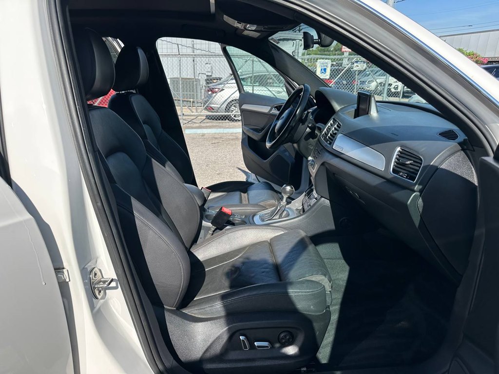 Photo 3 of this AUDI Q3
