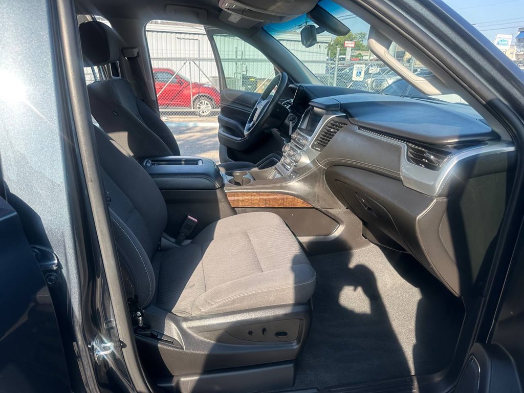 Photo 25 of this CHEVROLET TAHOE