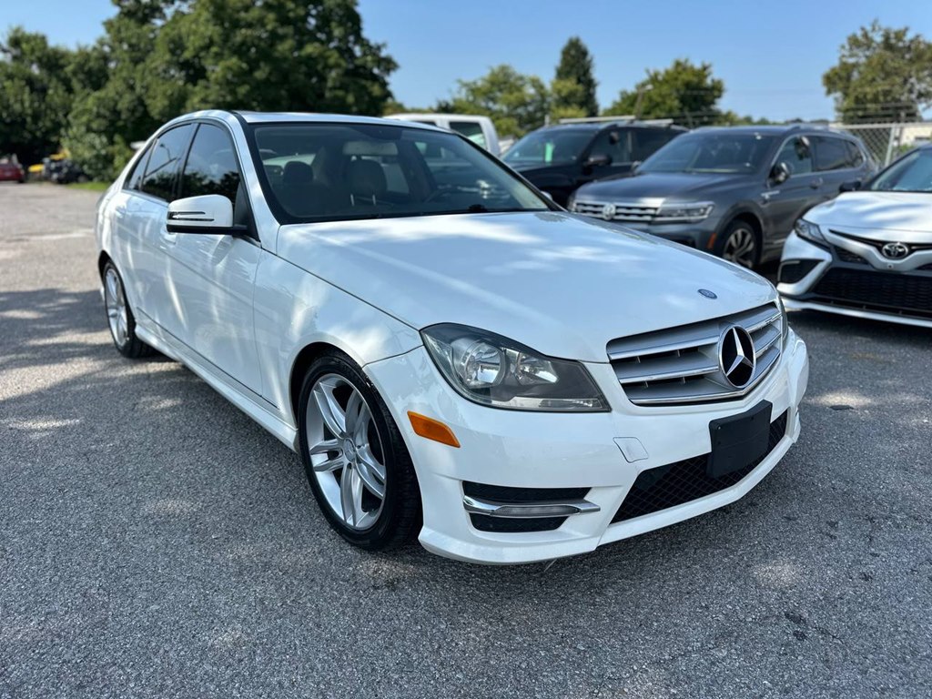 Photo 4 of this MERCEDES-BENZ C-CLASS