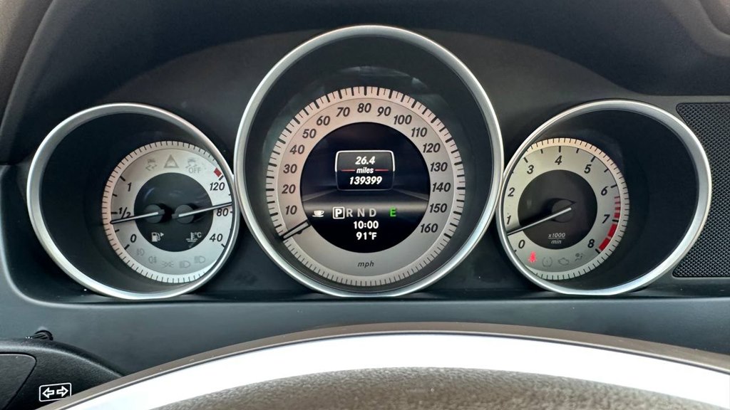 Photo 32 of this MERCEDES-BENZ C-CLASS