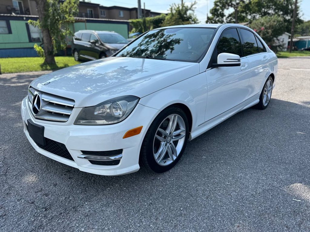 Photo 2 of this MERCEDES-BENZ C-CLASS