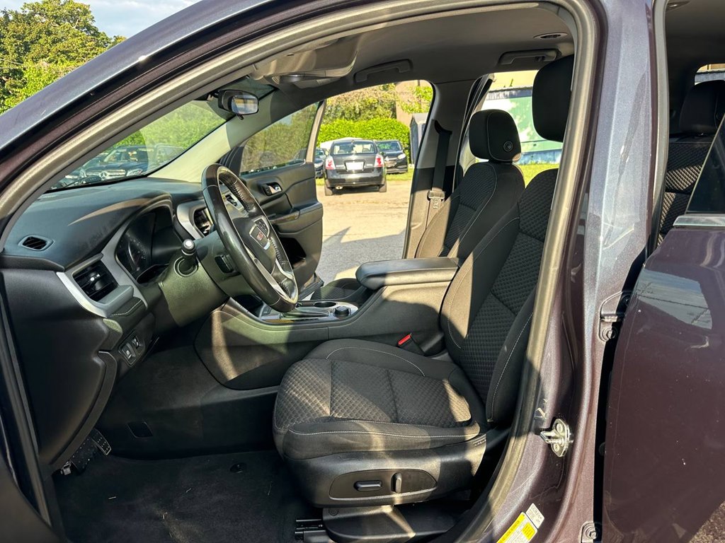 Photo 14 of this GMC ACADIA