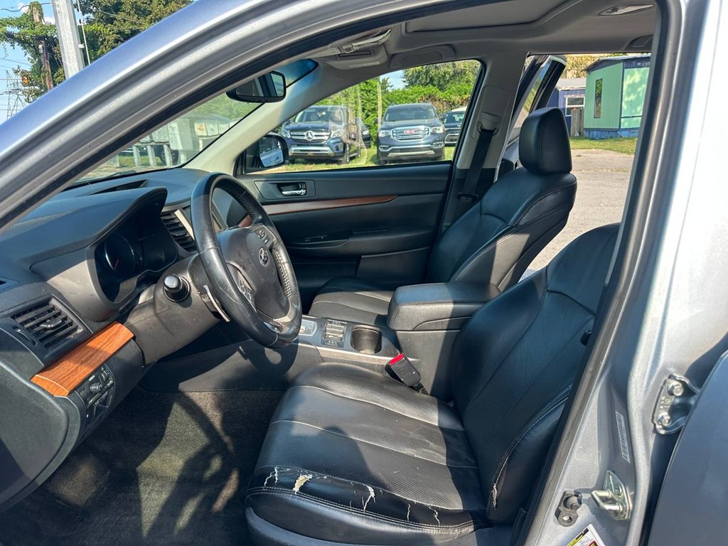 Photo 15 of this SUBARU OUTBACK