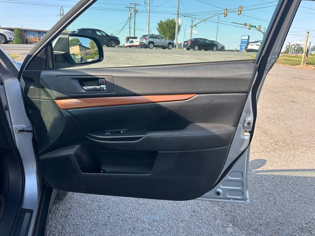 Photo 25 of this SUBARU OUTBACK