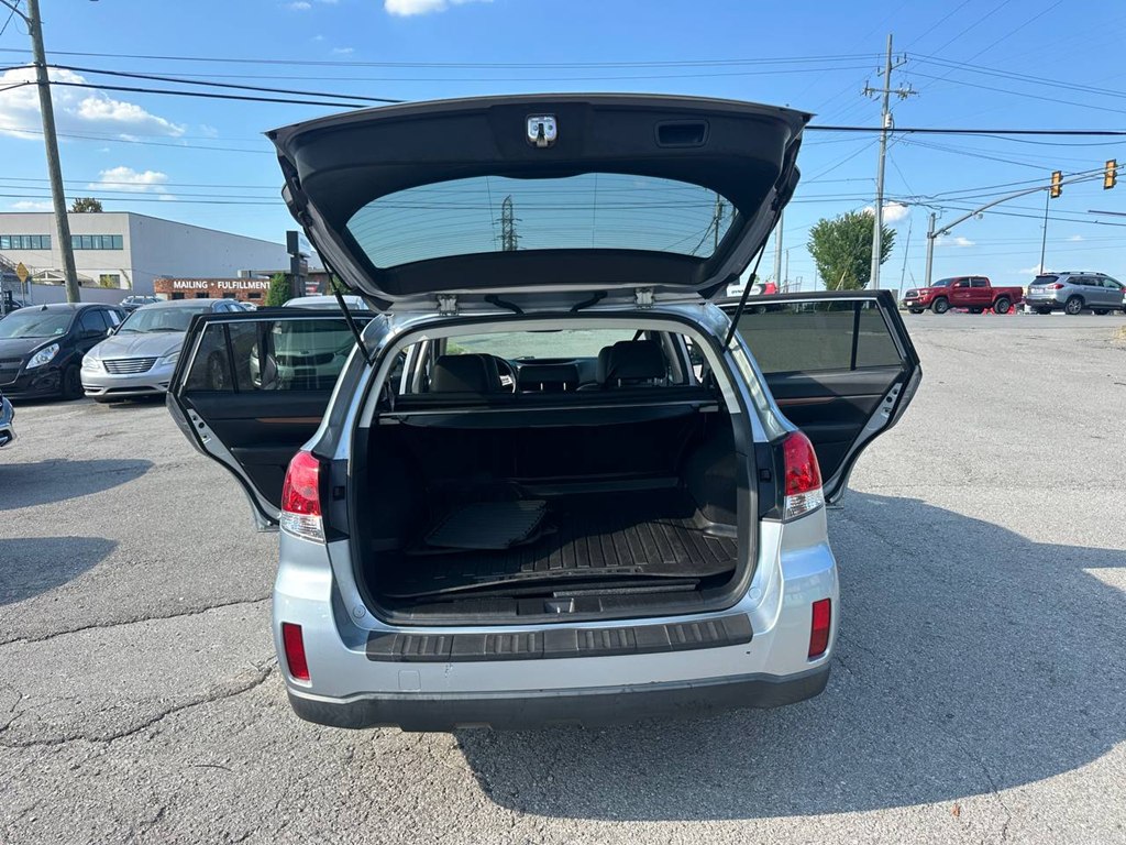 Photo 13 of this SUBARU OUTBACK