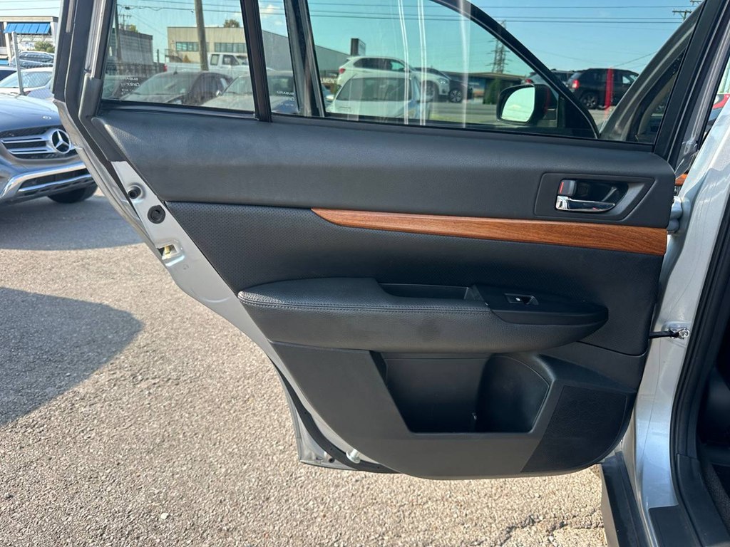 Photo 20 of this SUBARU OUTBACK