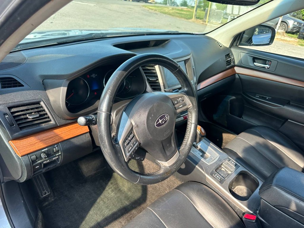 Photo 14 of this SUBARU OUTBACK