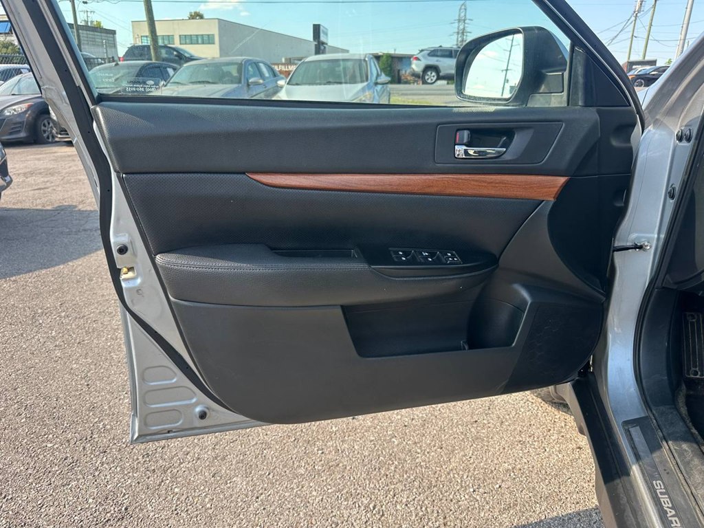 Photo 17 of this SUBARU OUTBACK