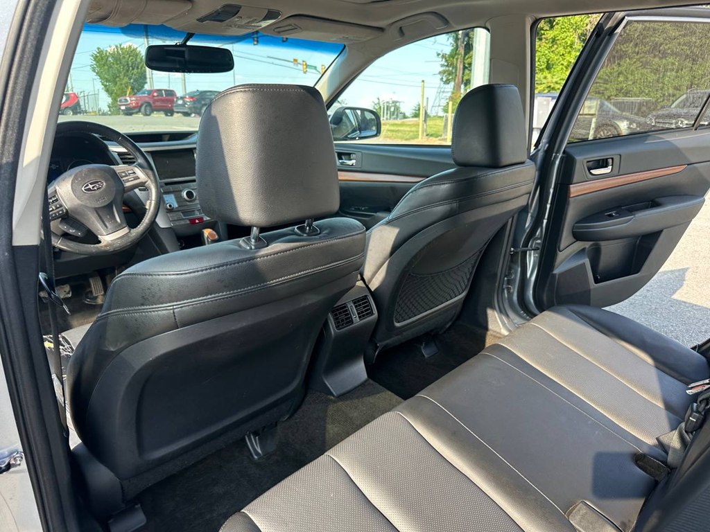Photo 18 of this SUBARU OUTBACK