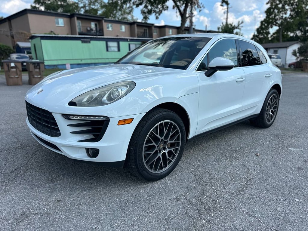 Photo 2 of this PORSCHE MACAN
