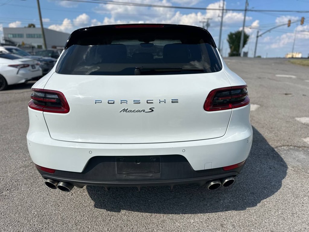 Photo 7 of this PORSCHE MACAN
