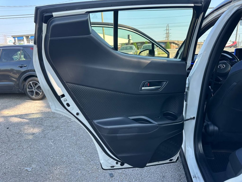 Photo 19 of this TOYOTA C-HR
