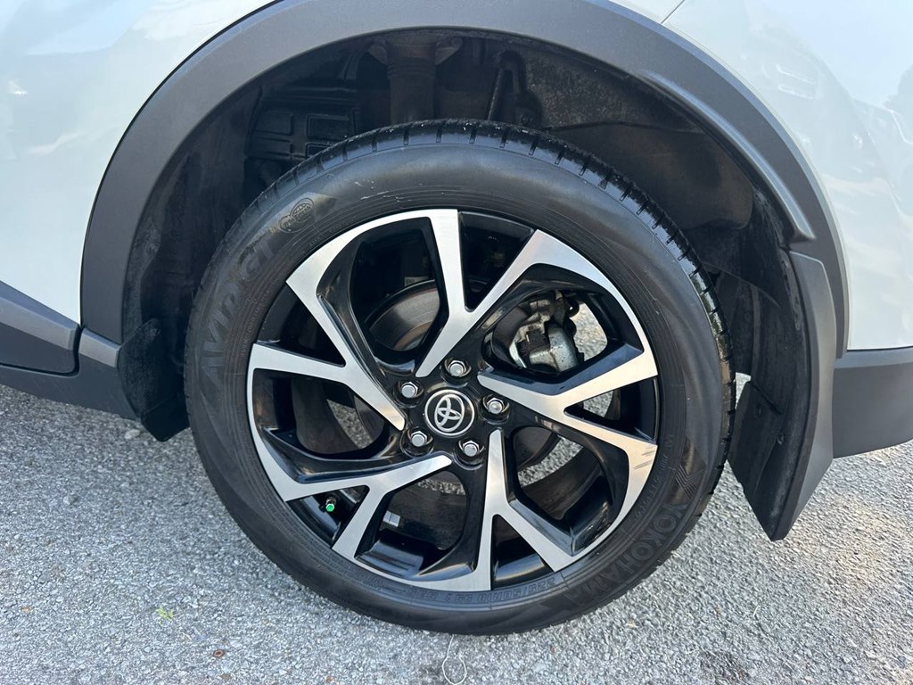 Photo 27 of this TOYOTA C-HR